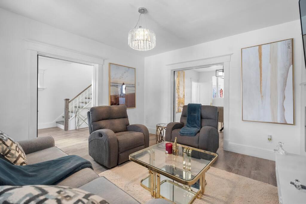 Beautiful Renovated Oasis *